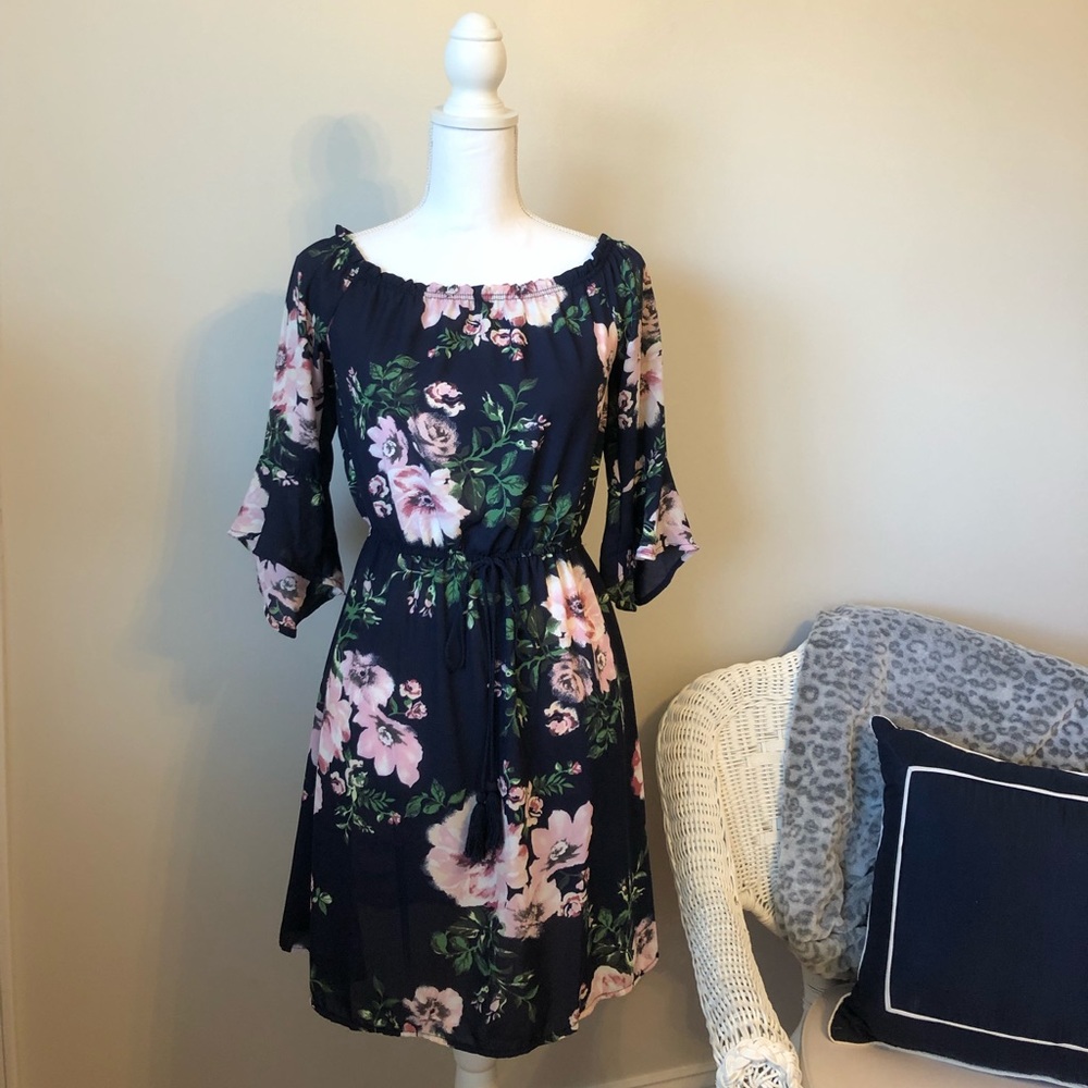 3/$10 Nwt Story On Floral Dress Size Small